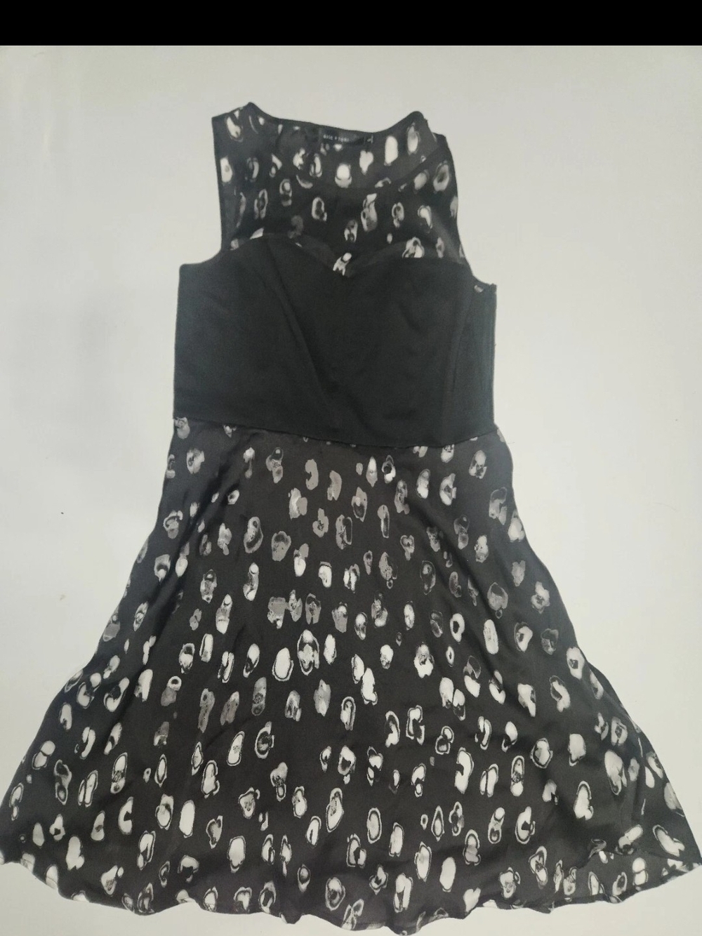 Black Sleeveless Patterned A-Line Dress